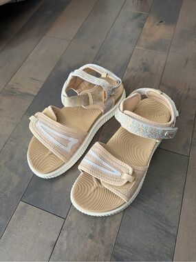 Kuailu Orthopedic Sandals Size 11